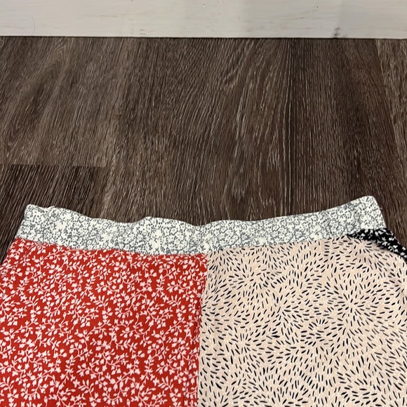 Skirt- Skies are Blue - Picture 5 of 9